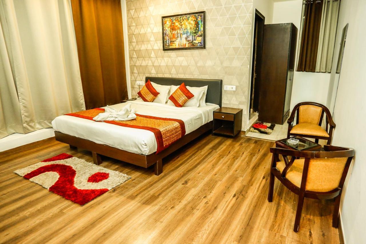 แอร์พอร์ต โฮเต็ล ทศรี Hotel นิวเดลี ภายนอก รูปภาพ